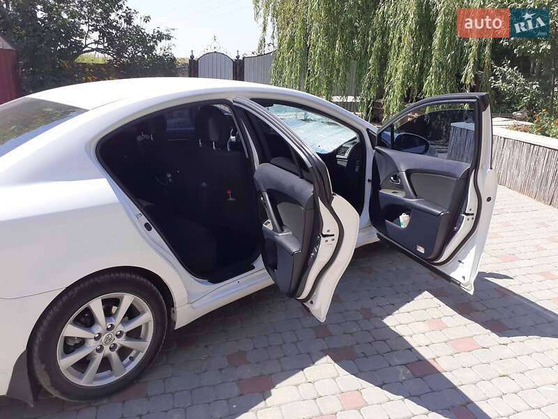 Седан Toyota Avensis 2010 в Кам'янець-Подільському