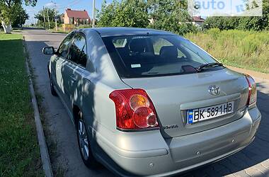 Лифтбек Toyota Avensis 2007 в Ровно