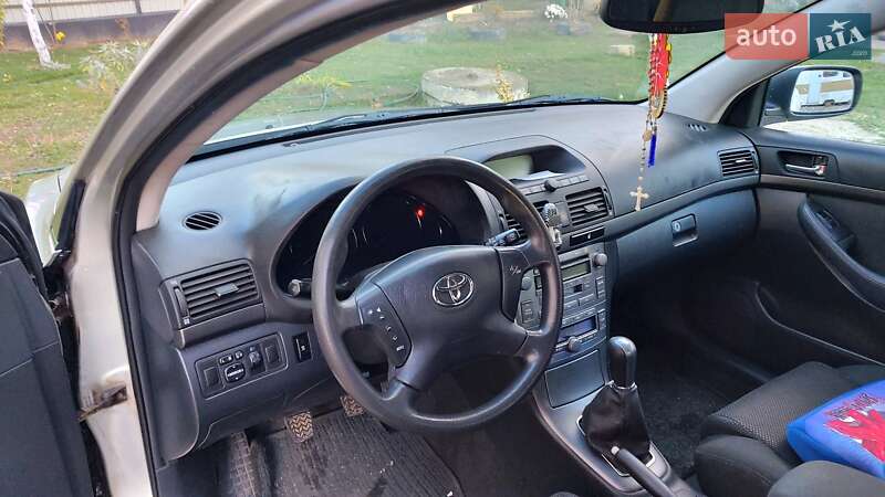 Универсал Toyota Avensis 2005 в Самборе