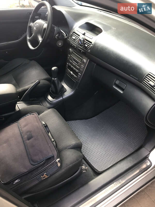 Универсал Toyota Avensis 2003 в Коломые