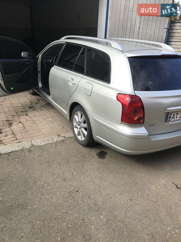 Универсал Toyota Avensis 2003 в Коломые