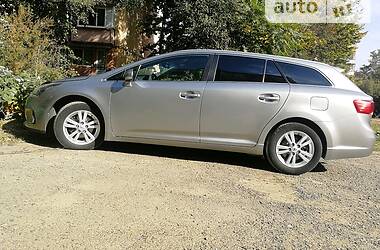 Универсал Toyota Avensis 2012 в Черновцах