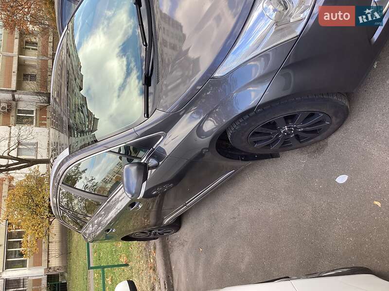 Універсал Toyota Avensis 2009 в Києві