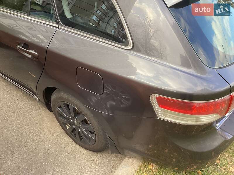 Універсал Toyota Avensis 2009 в Києві