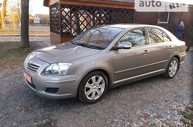 Лифтбек Toyota Avensis 2006 в Сумах