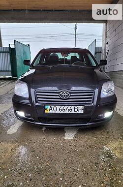 Седан Toyota Avensis 2005 в Виноградові