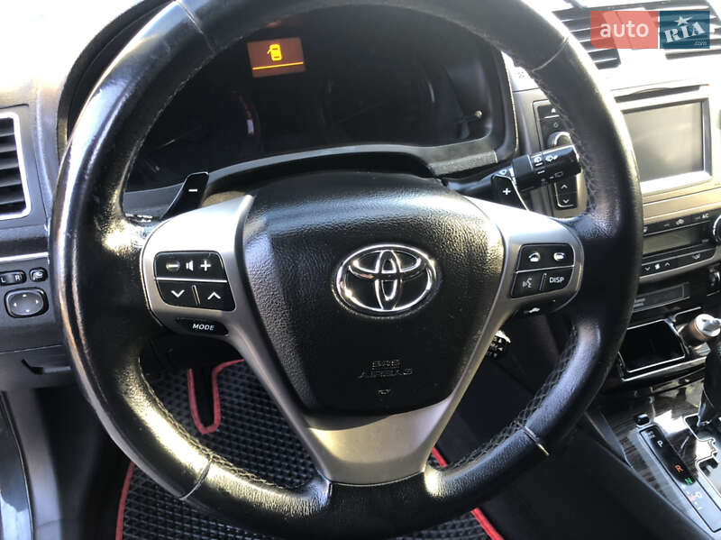 Універсал Toyota Avensis 2012 в Одесі