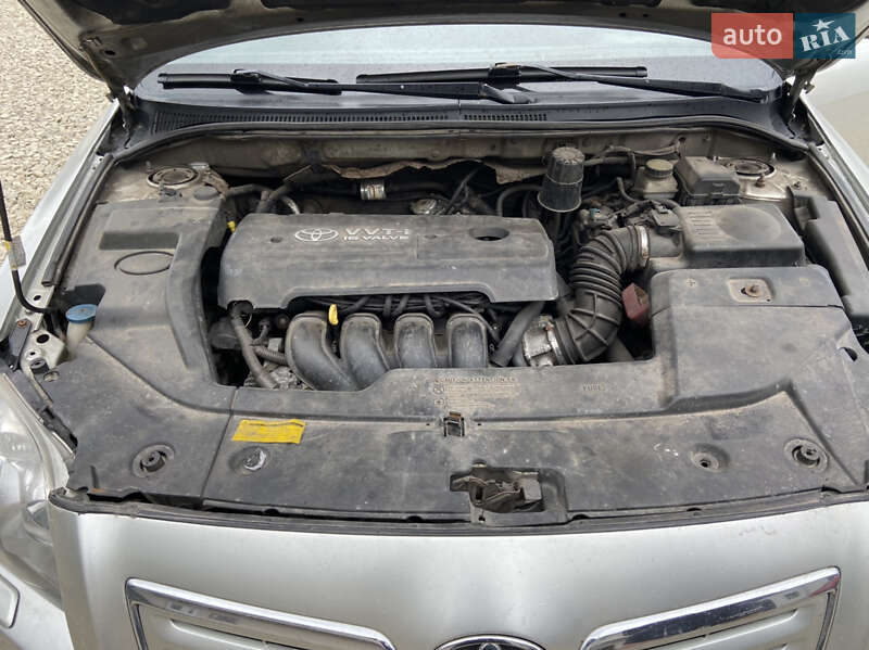 Седан Toyota Avensis 2006 в 