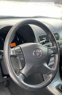 Седан Toyota Avensis 2007 в Самборе