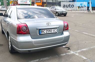 Седан Toyota Avensis 2007 в Киеве