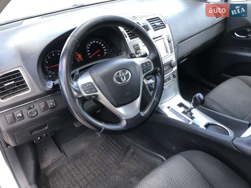 Универсал Toyota Avensis 2013 в Косове