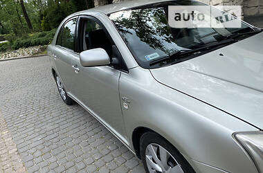 Седан Toyota Avensis 2005 в Львове