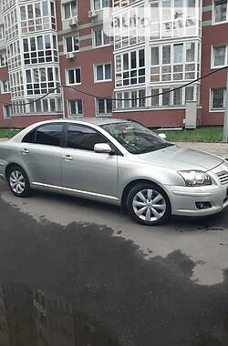 Седан Toyota Avensis 2006 в Киеве