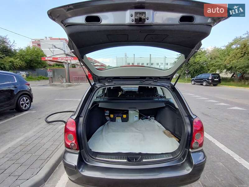 Универсал Toyota Avensis 2008 в Львове