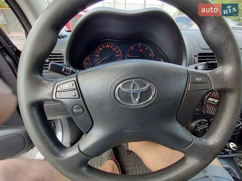 Универсал Toyota Avensis 2008 в Львове
