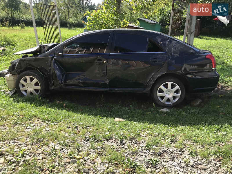 Хетчбек Toyota Avensis 2006 в Косові