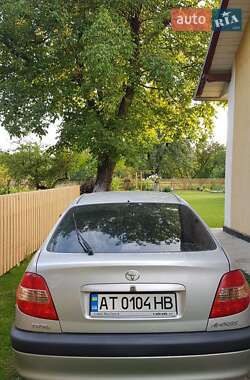 Лифтбек Toyota Avensis 2002 в 