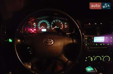 Лифтбек Toyota Avensis 2002 в 