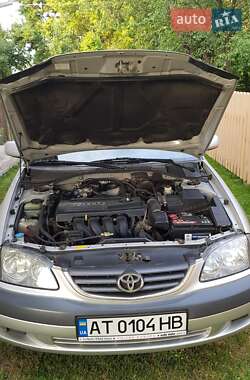 Лифтбек Toyota Avensis 2002 в 