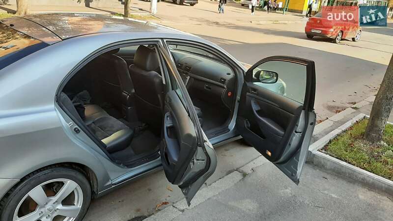 Седан Toyota Avensis 2007 в Житомире