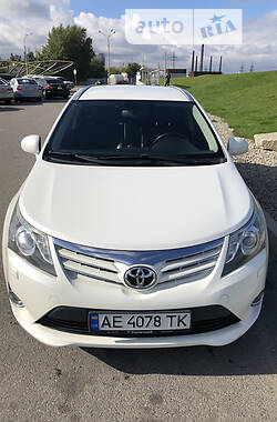 Універсал Toyota Avensis 2015 в Дніпрі