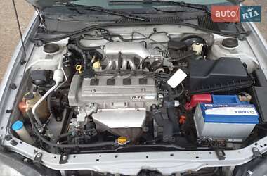 Седан Toyota Avensis 1998 в 