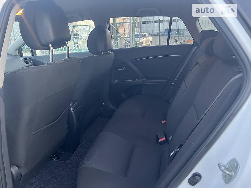 Універсал Toyota Avensis 2010 в Львові