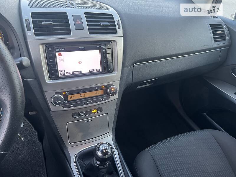 Універсал Toyota Avensis 2010 в Львові