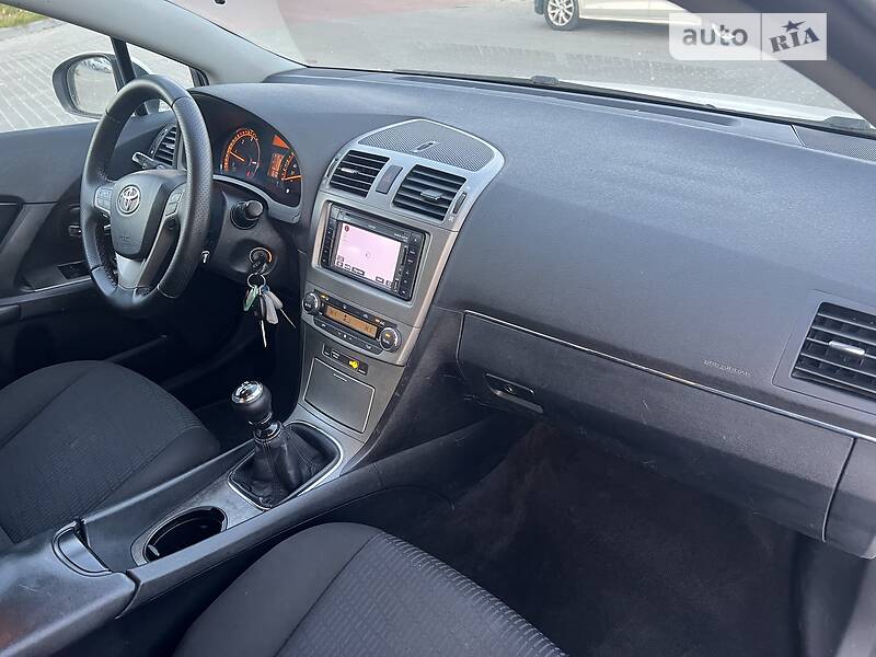 Універсал Toyota Avensis 2010 в Львові