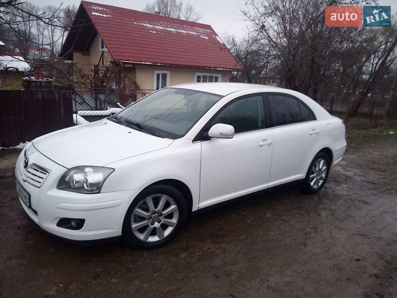 Хэтчбек Toyota Avensis 2008 в Ивано-Франковске
