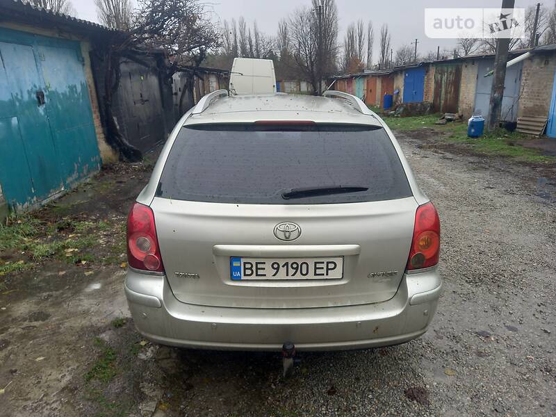 Універсал Toyota Avensis 2004 в Миколаєві