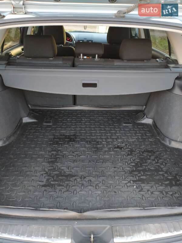 Универсал Toyota Avensis 2008 в Первомайске