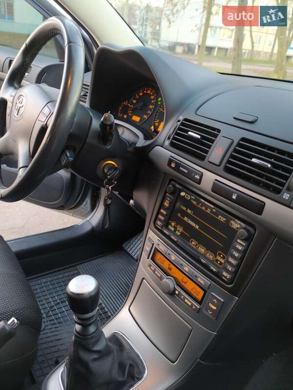 Универсал Toyota Avensis 2008 в Первомайске