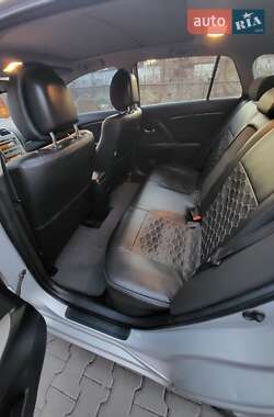 Універсал Toyota Avensis 2011 в Івано-Франківську