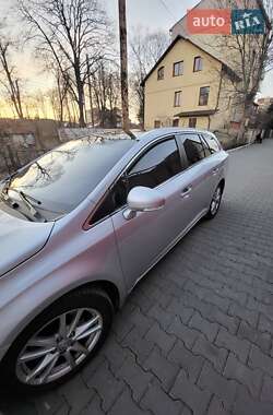 Універсал Toyota Avensis 2011 в Івано-Франківську