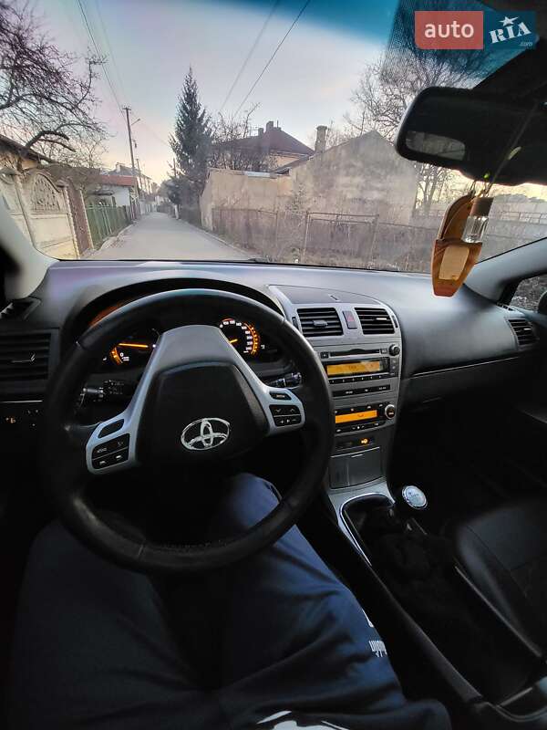 Універсал Toyota Avensis 2011 в Івано-Франківську