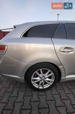 Універсал Toyota Avensis 2011 в Івано-Франківську