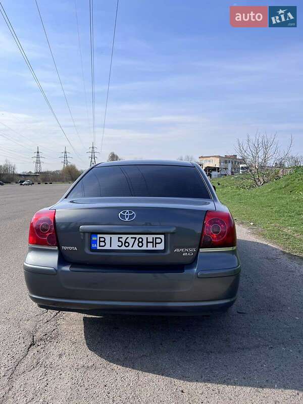 Седан Toyota Avensis 2005 в Полтаве