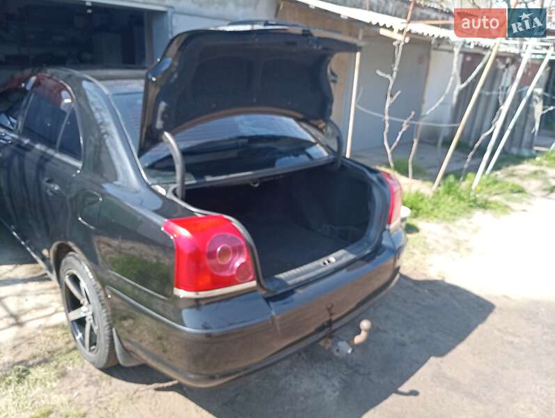 Седан Toyota Avensis 2003 в Белгороде-Днестровском