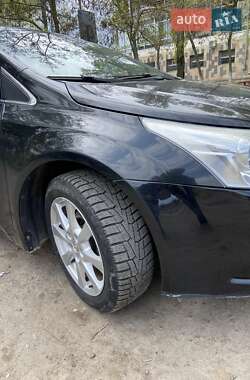 Универсал Toyota Avensis 2008 в Рени