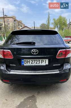 Универсал Toyota Avensis 2008 в Рени