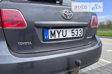 Универсал Toyota Avensis 2010 в Львове