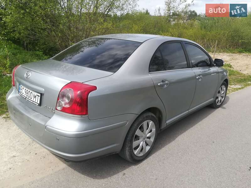 Седан Toyota Avensis 2008 в Львові