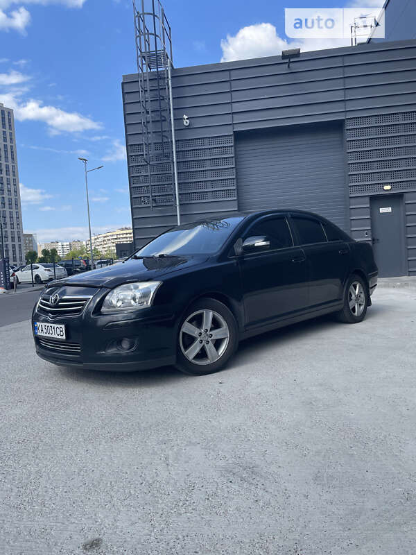 Седан Toyota Avensis 2007 в Киеве