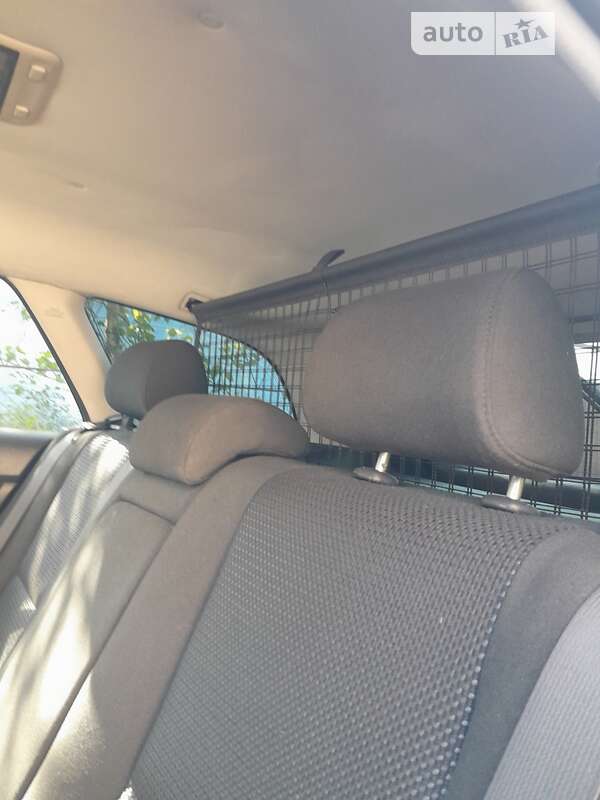 Універсал Toyota Avensis 2003 в Вознесенську