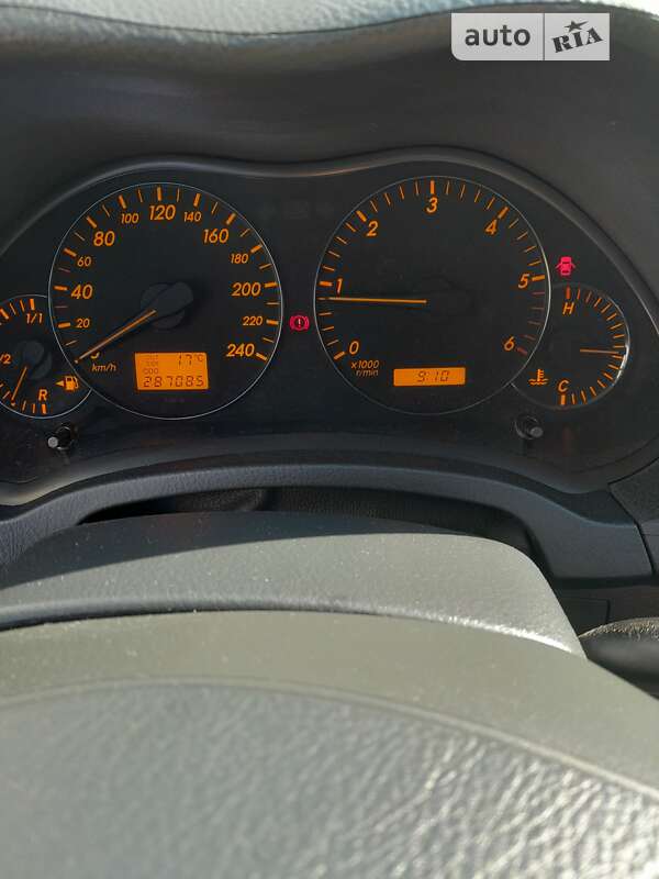 Універсал Toyota Avensis 2003 в Вознесенську