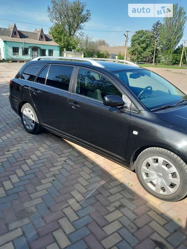 Універсал Toyota Avensis 2003 в Вознесенську