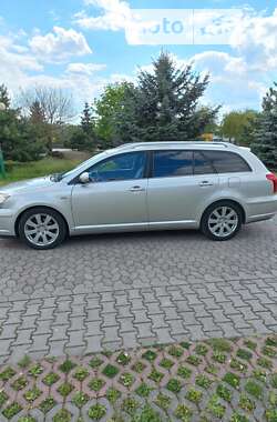 Универсал Toyota Avensis 2007 в Черновцах