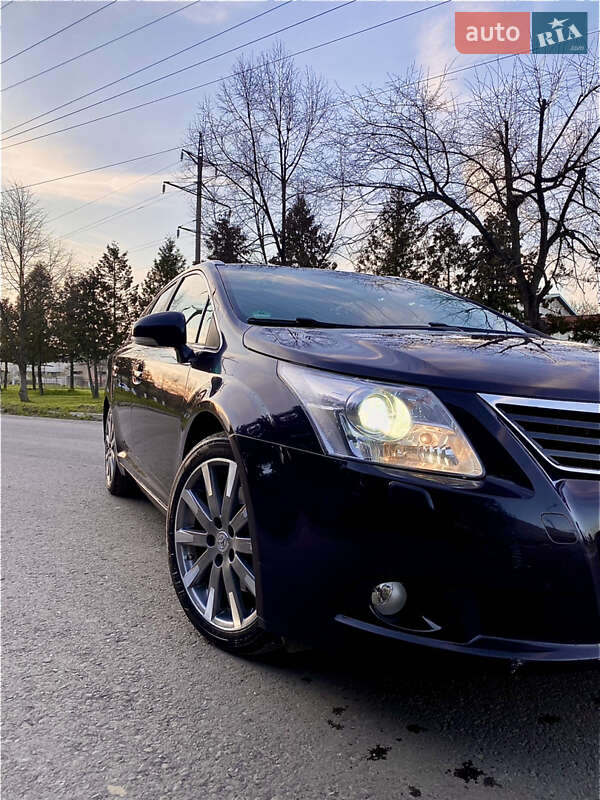 Універсал Toyota Avensis 2010 в Ужгороді