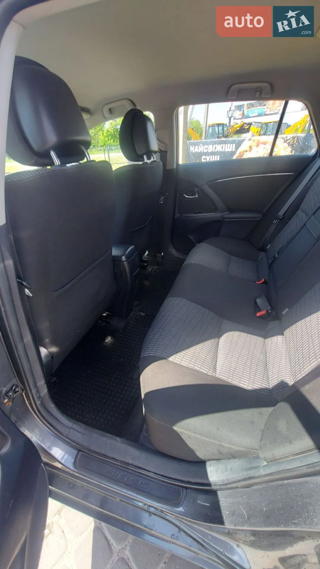 2010 Toyota Avensis - мініатюра 6